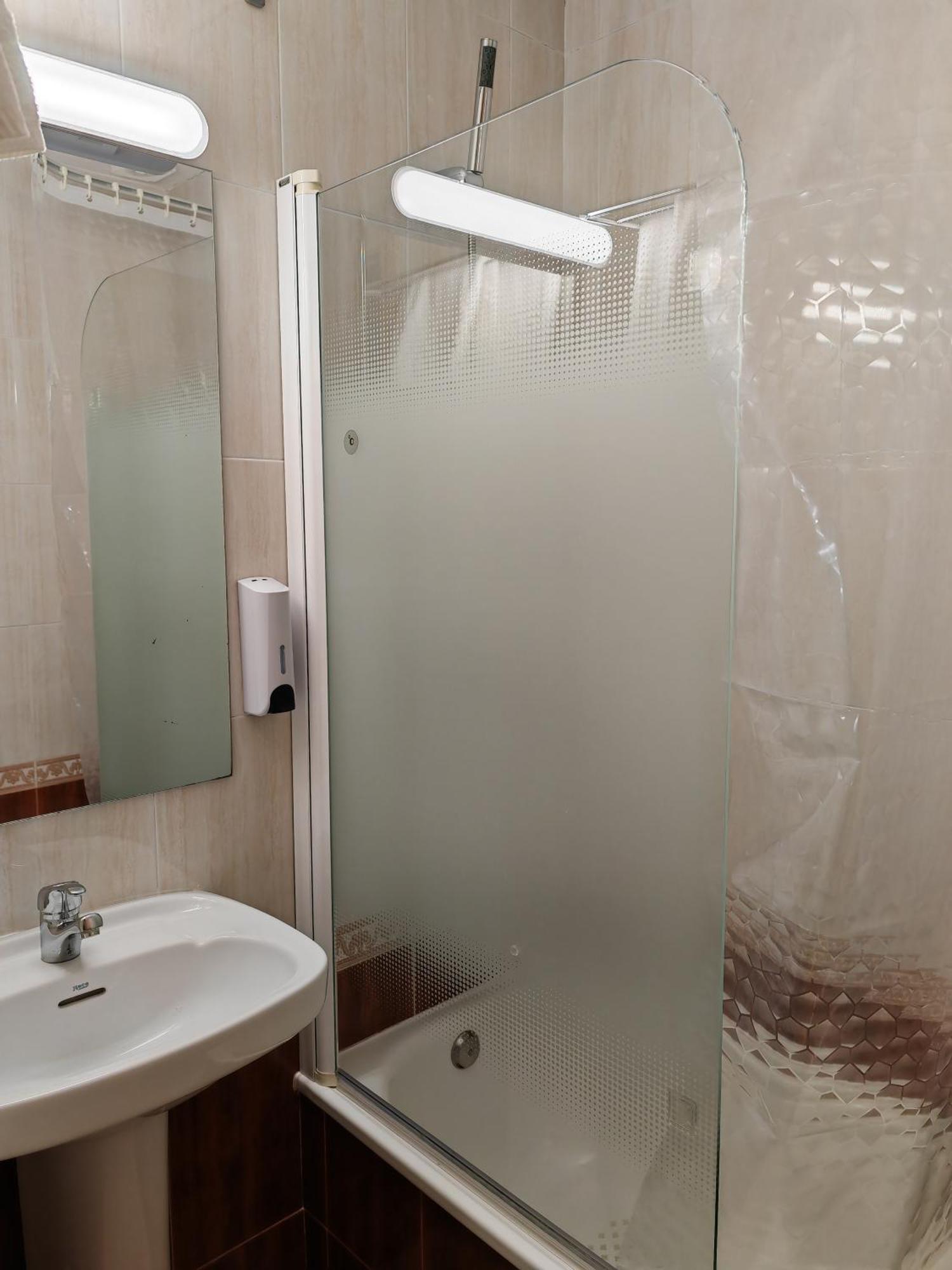 Twin Room Private Bathroom